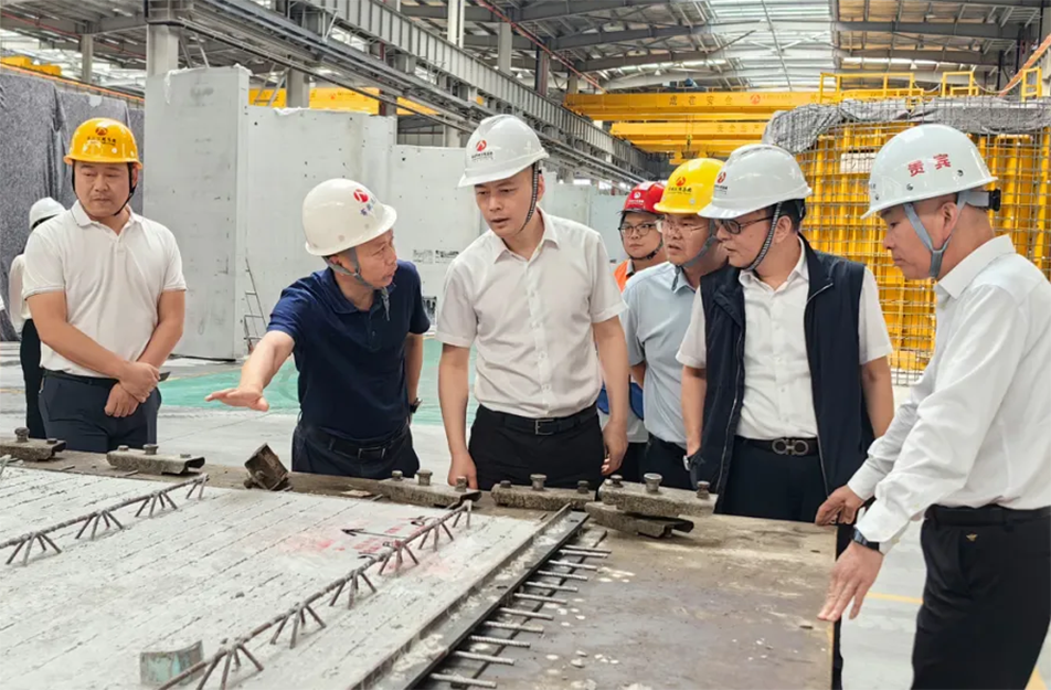 葛威敏到綠色產(chǎn)業(yè)園、新建區(qū)人民醫(yī)院二部項(xiàng)目調(diào)研